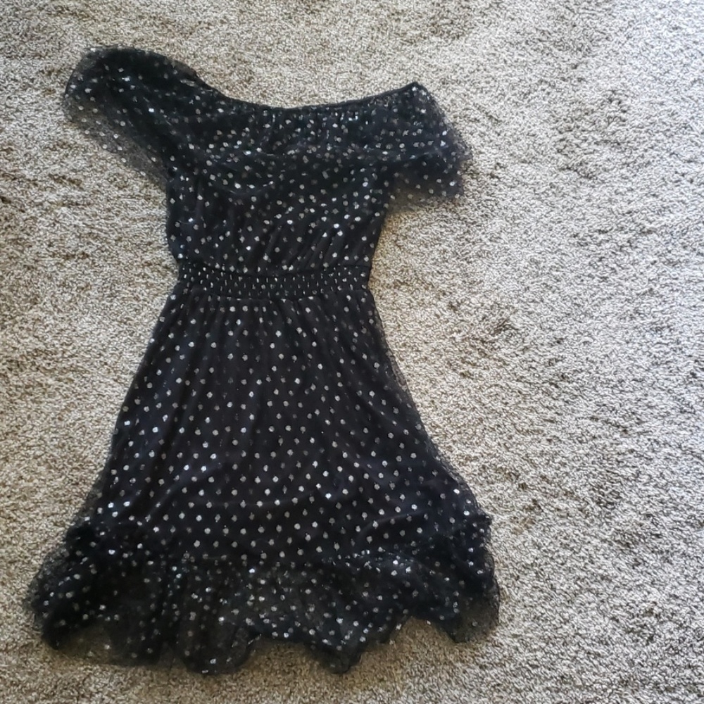 Franchesca's Off the shoulder dress-Size Medium